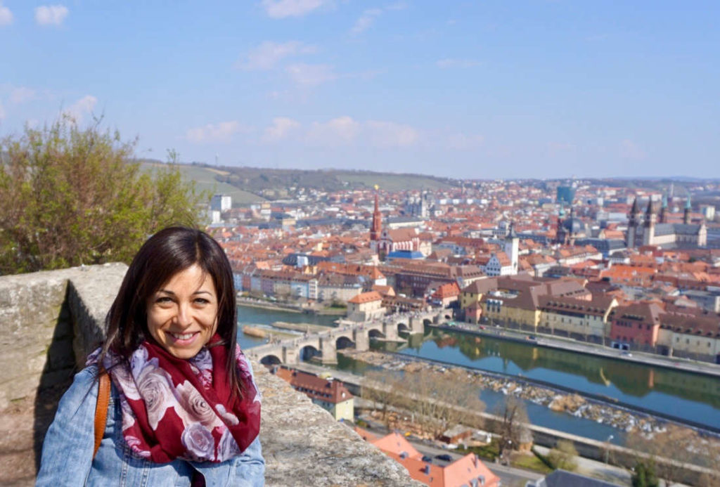 italienische Sprachlehrerin auf der Festung in Würzburg